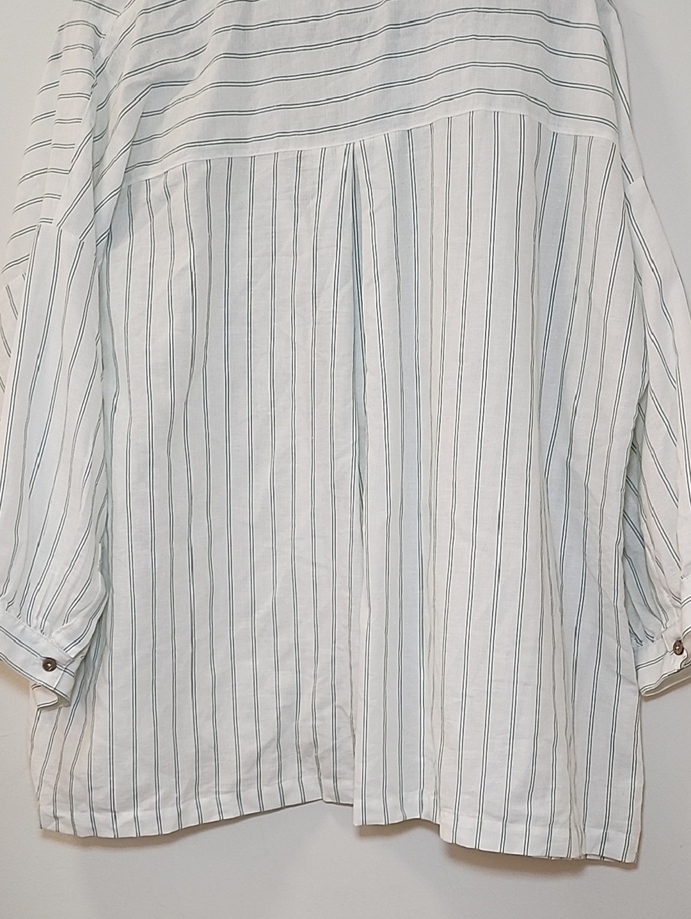 Free People oversized striped button-up shirt Front Pockets Size Meduim - Picture 10 of 16